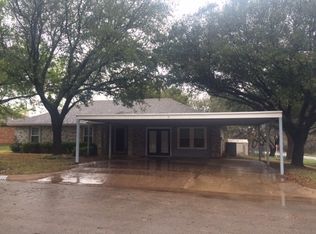 200 Marie Ct, Joshua, TX 76058