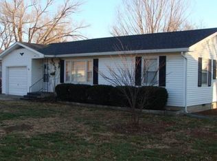 606 W 5th St, Appleton City, MO 64724