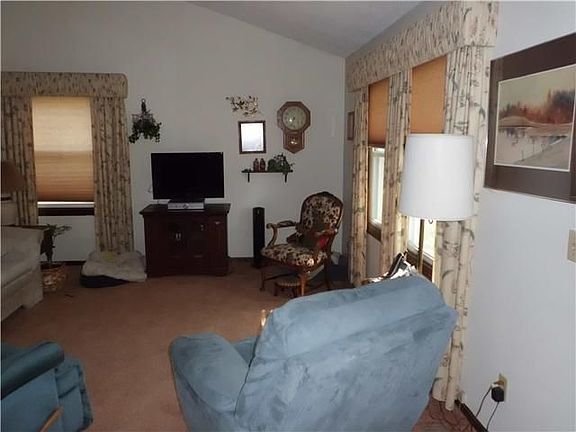 5th image of 107 Kilkelly St