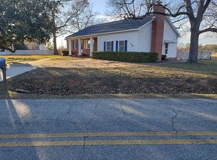 115 E Church St, Centerville, GA 31028