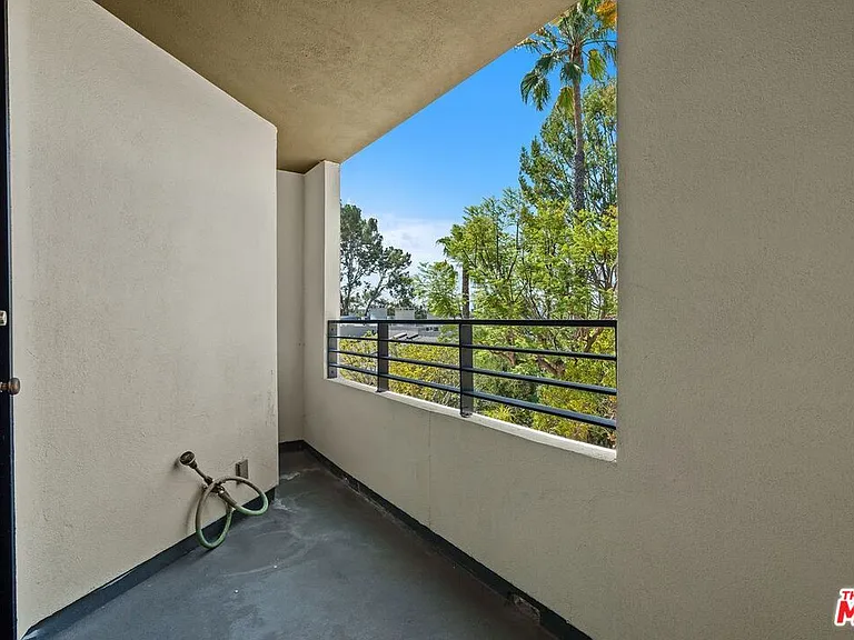 3023 Berkeley Ave #8 — Photo 12