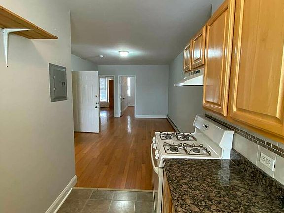 3rd image of 547 Court St #2L