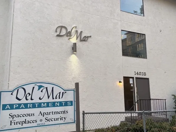 Del Mar Apartments