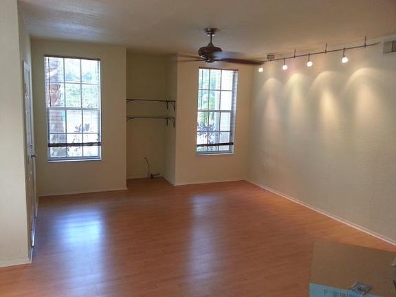3rd image of 1707 Belmont Pl
