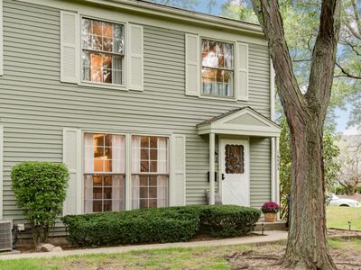 1657 Williamsburg Ct APT D, Wheaton, IL, 60189