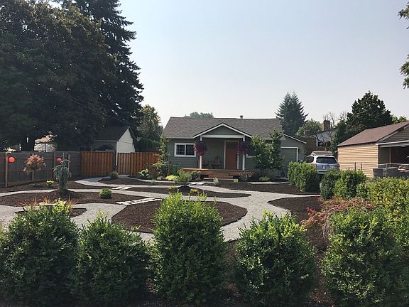 4th image of 3734 SE Rockwood St