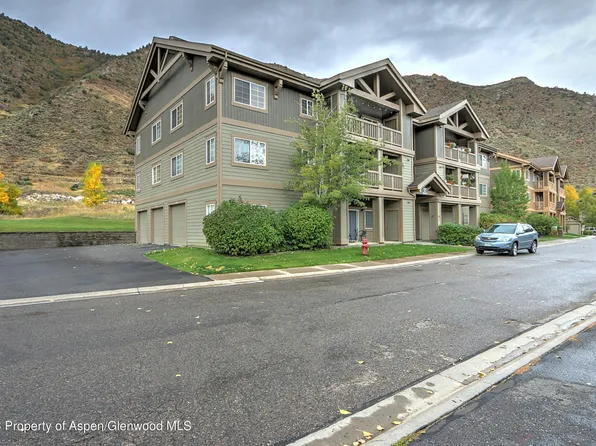 488 River View Dr Unit 407, New Castle, CO 81647