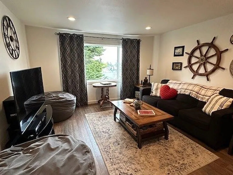 553 Chetco Ave #2 — Photo 1