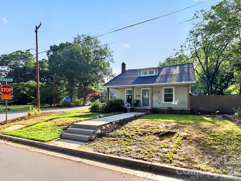 204 E McNeely Ave — Photo 47