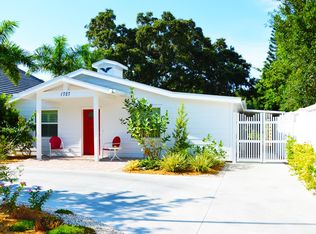 1727 Arlington St, Sarasota, FL 34239