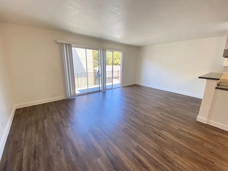 411 Euclid Ave — Photo 9