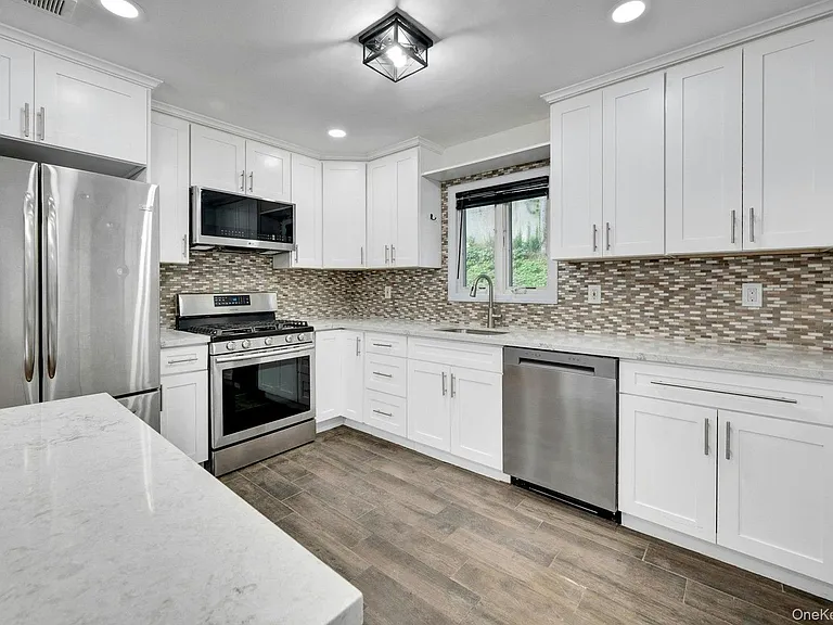 186 Midland Ave #1 — Photo 10