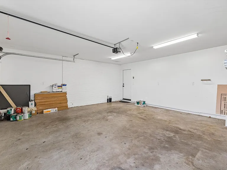 301 E Royal Palm Rd — Photo 48