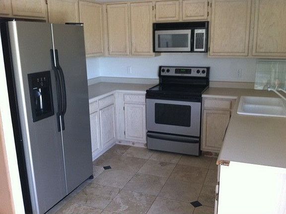 Nice kitchen with stainless steel appliances