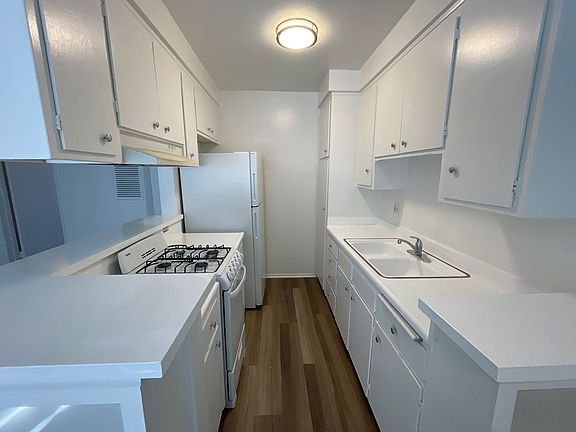 3rd image of 1184 W 30th St APT 15