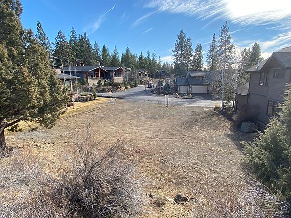 5th image of 19056 Mount Shasta Dr