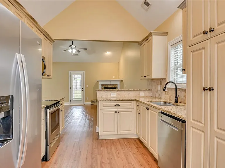 621 Shipley Ave — Photo 14