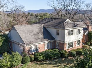 1070 Fairway Dr, Waynesboro, VA 22980