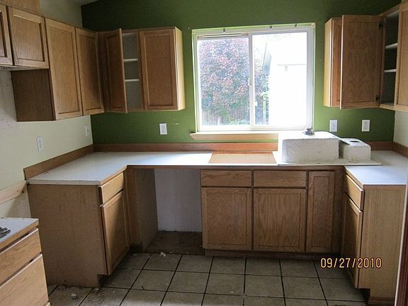 Sunny Kitchen