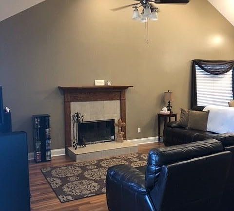 5th image of 4411 Faith Dr