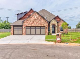 12137 SW 45th Ter, Mustang, OK 73064