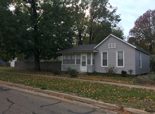 315 N Niles Ave, Tuscola, IL 61953