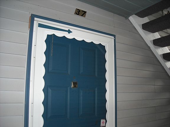 3rd image of 37 Beaconsfield Pl #37
