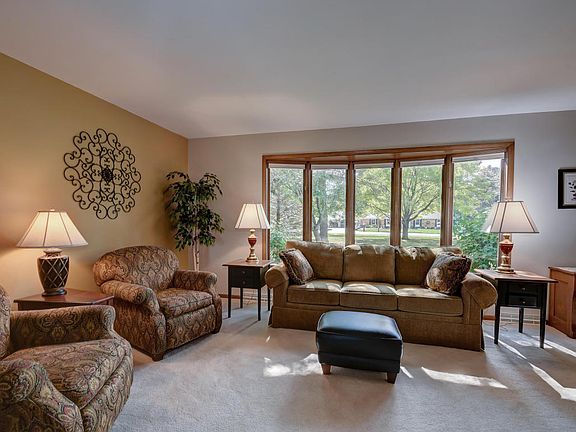 5th image of 10634 Crestview Dr