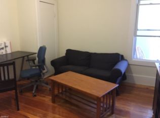 132 1/2 Oxford St APT 2, Cambridge, MA 02140