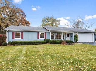 23 Poplar Pl, North Aurora, IL 60542