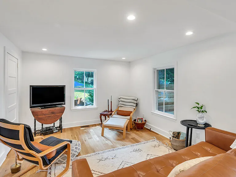3002 Noyac Rd — Photo 4