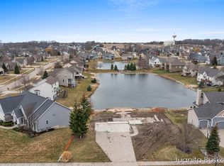 8233 Midpark Dr, Jenison, MI 49428