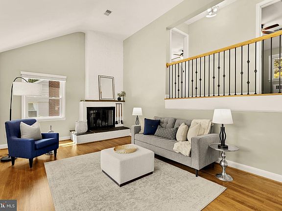 5th image of 10210 Carroll Pl