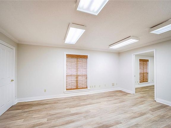 4th image of 4216 Lake St