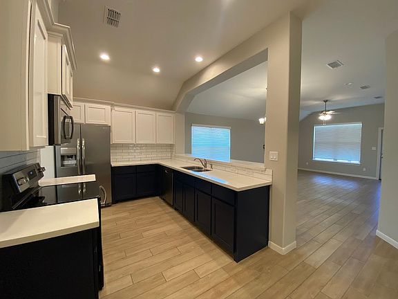 2nd image of 5324 Escondido Pass