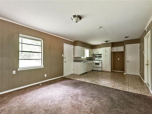 4th image of 109 Evelyn St