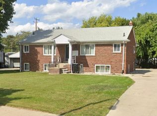 17455 E Eleven Mile Rd APT D, Roseville, MI 48066