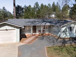 243 Shadowbrook Dr, Cave Junction, OR 97523