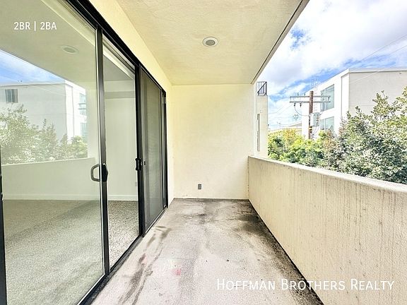 5th image of 11613 Montana Ave #305