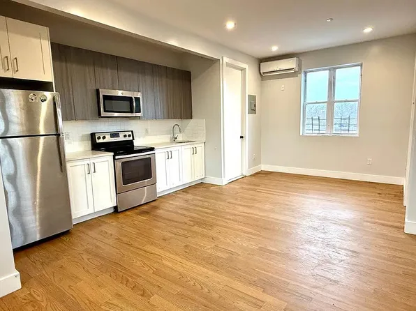 255 Grafton Street image 1 of 6