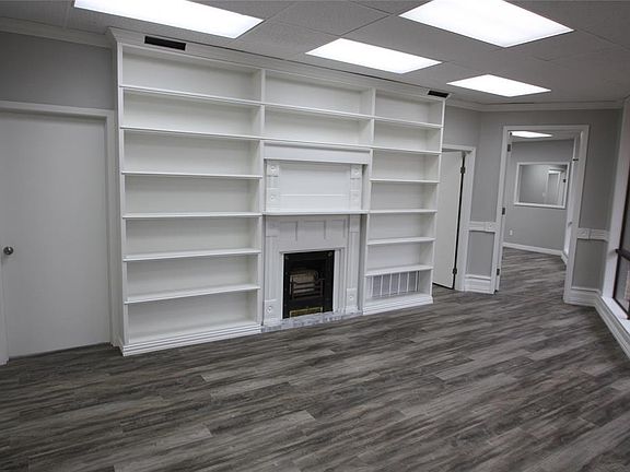 5th image of 406 W Brin St