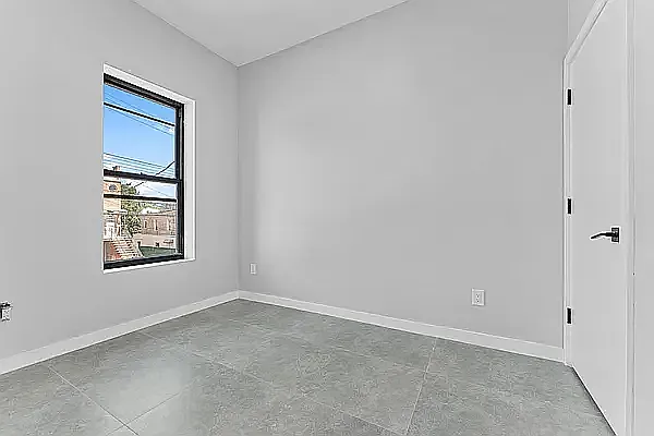 1268 E 92nd St #2 — Photo 4