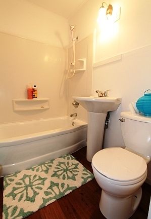 4th image of 2432 Foxhall Dr