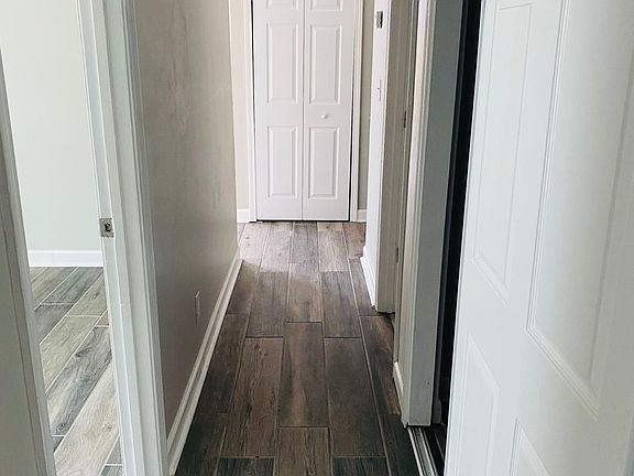 4th image of 4227 Lambert Ave