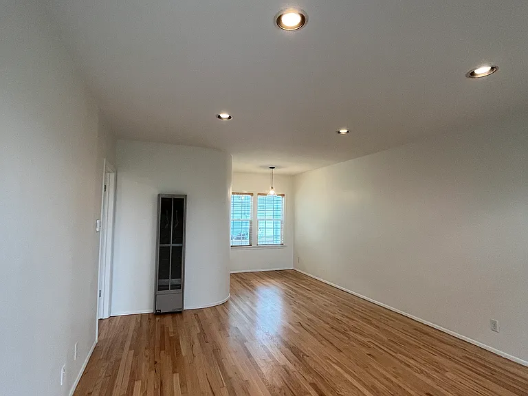 934 16th St #B — Photo 10