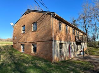 183 Loch Ln APT 101, Amherst, VA 24521