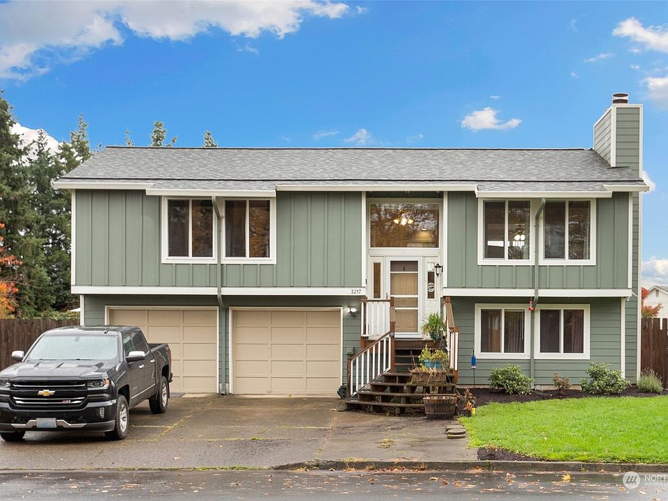1st image of 3217 NE 103rd Avenue