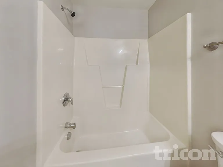 910 Statler Dr — Photo 13