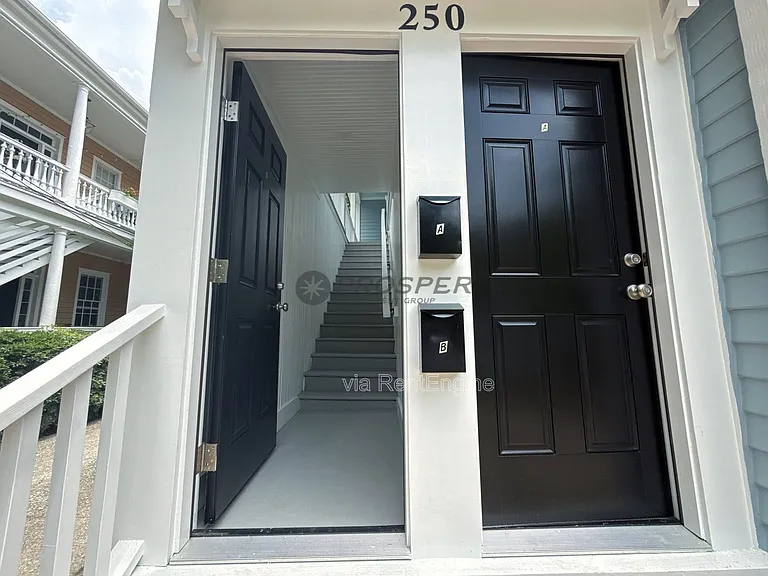 250 Rutledge Ave #B — Photo 2