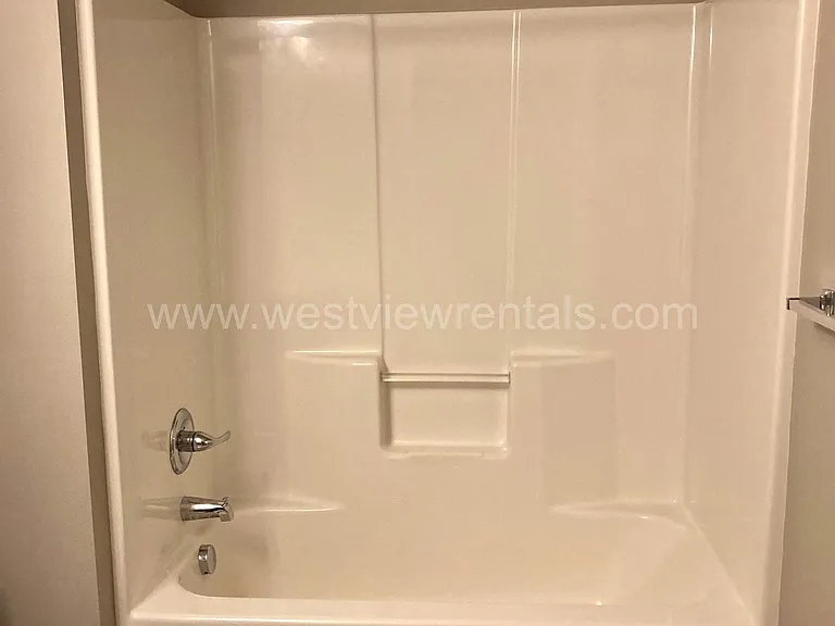203 E Laurel St — Photo 18